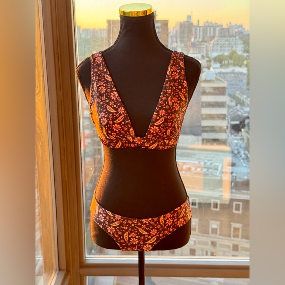 🆕 ZIMMERMANN 🧿 NWT Juniper Scarf High Triangle Bikini - Midnight Paisley - Picture 4 of 15